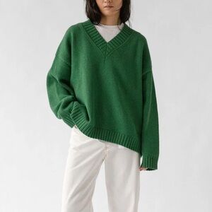 NWT ✨ James Street Co. Peruvian Sloane Vee | Kelly Green | Large